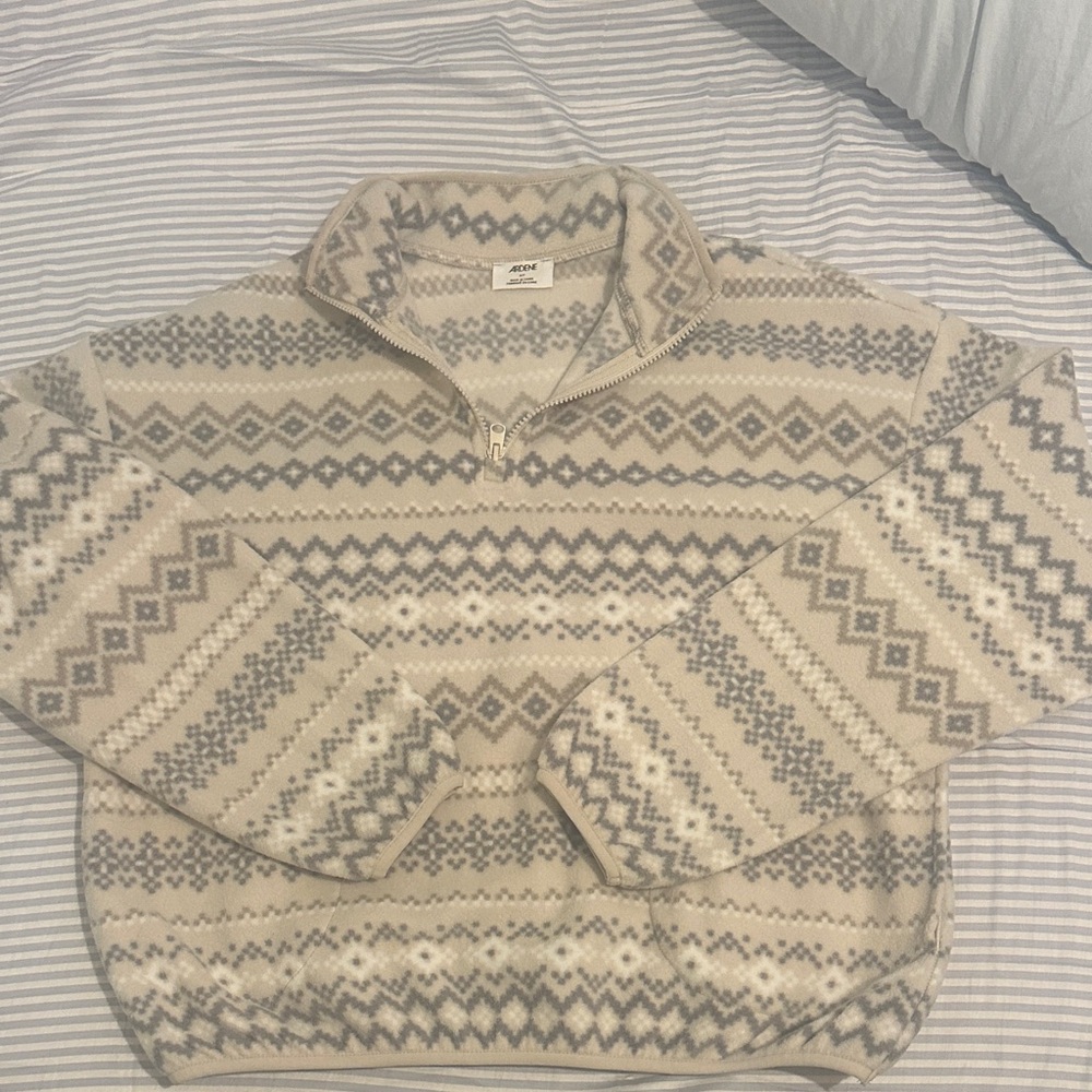 Ardene Beige and Gray Zip-Up Sweater